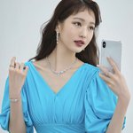 장원영 이 사진 <b>이사배</b> 닮지 않았음?