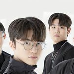 제멋 후드티 잇는사람