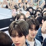 <b>재현</b> 잘생겼단거