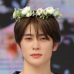 정재현 <b>화관</b>+청청 패션 돌았네