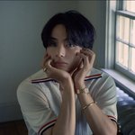 뷔 오늘 뜬 화보 <b>컬러</b>렌즈 진짜 오랫만이다