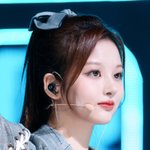 [댓글부탁해] 판에서 제일 찬양 받는 <b>아이돌이</b> 누구야?