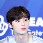 여유가 느껴지는 귀티나는 <b>미남</b>