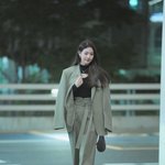 파리 패션<b>위크</b>에 참석하는 장원영 출국사진