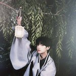 근데 요즘 뜬 뷔 사진 얼굴 너무