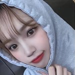 <b>김채원</b>은 확실히 앚즈 때가 이뿌다