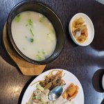 술은 커녕 음료조차없는 결혼식 본적있나요?