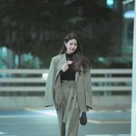 파리 출국 장원영은 신이에요