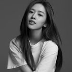데뷔 300일 기념으로 프로필 사진 풀어줌