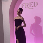 [모두드루와] 프랑스 파리 프레드 전시회 참석중인 아이브 장원영.<b>gif</b>