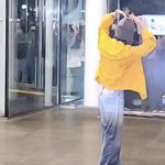 [군대] 팬들한테 <b>하트</b>하는거봐ㅋㅋㅋㅋㅋ