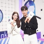 [모두드루와] 뮤뱅 새<b>엠씨</b> 사진 공개됐어!!