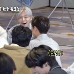 [NCT드림] 나재민 뒤에서 겁나 해맑게 웃고있음 ㅋㅋ