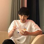 배우라는 타이틀이 <b>어색</b>하지 않은 가수