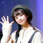무대를 보면 에너지가 <b>충전</b>되는 아이돌