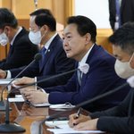 윤석열 대통령 "유례없는 강<b>달러</b>, 긴장감 갖고 대응해야" 