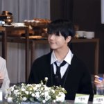 지성이는 진짜 회사<b>견학</b> 온 고딩 같아