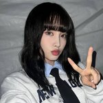 스테이씨 윤 <b>흑발</b> 미쳤네