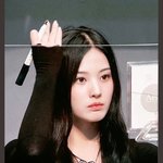 오늘자 엔믹스 <b>지니</b> 흑발 리즈