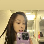 에스파 <b>지젤</b> 비행기 화장실에서 사진 찍은거 귀여워 ㅋㅋ