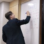 [풀햄보이즈] 아르망 모자 안경 <b>압수</b>