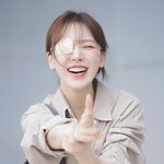 웬디 눈 다래끼 생김 ㅋㅋ그래서 <b>안대</b> 낌