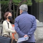 강경윤 기자 인터뷰 하고 있다 박수홍 <b>모친</b>