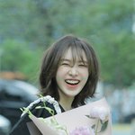 <b>한품</b>에 쏙 들어올 듯한 여돌