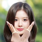 <b>설윤</b>....얜 진짜 배우해야 돼.