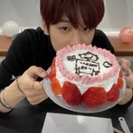 더보이즈 주연 생일 케이크는 다시 봐도 개웃기네