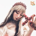 이채연 <b>vs</b>. 키 논란 붙었다