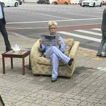 근데 컨실러 하고 <b>파데</b>하면 다 밀리던데