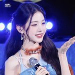 요즘 제일 바쁜 것 같은 아이돌
