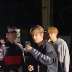 줄서서 페이커랑 사진찍는 더보이즈 귀엽다 ㅋㅋㅋ