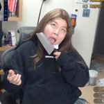 요즘 낮에 더운 거 같냐 <b>추운</b> 거 같냐
