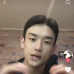 너네 <b>틱톡</b> 근이..? 이 남자 앎?