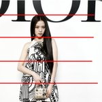 <b>지수</b>가 머리 크기 작은편이야?