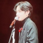 <b>김뷔</b> 이사진 잘못 보고 망상버튼 켬