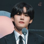 오늘 더팩트 <b>뷔</b> 이거 개에바임