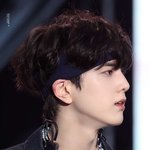 <b>턱</b><b>선</b> 미쳤다..