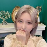 <b>가을</b>이 여자됐어요.jpg