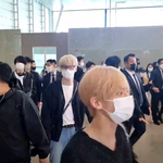 [LIVE] 투모로우바이투게더, 월드투어 <b>일정</b> 차 출국