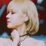 청순 시크로 <b>정점</b> 찍은 비주얼