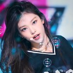 해린이 눈빛 &amp; <b>카리나</b> 눈빛.<b>jpg</b>