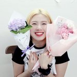 <b>리정</b> 귀엽게생겼어