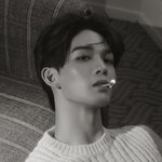 <b>성냥</b> 물고 화보 찍은 배진영 근황