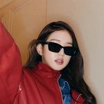 장원영 <b>신발광고</b> 찍었네
