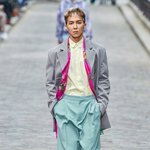 런웨이 데뷔한 아이돌들