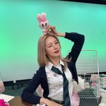 [모두드루와] 금발 레이어드 컷이 <b>찰떡</b>인 '(여자)아이들 미연'