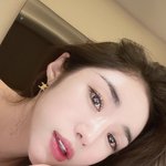 <b>이사람</b> 누군지 알려줘 ㅠㅠ